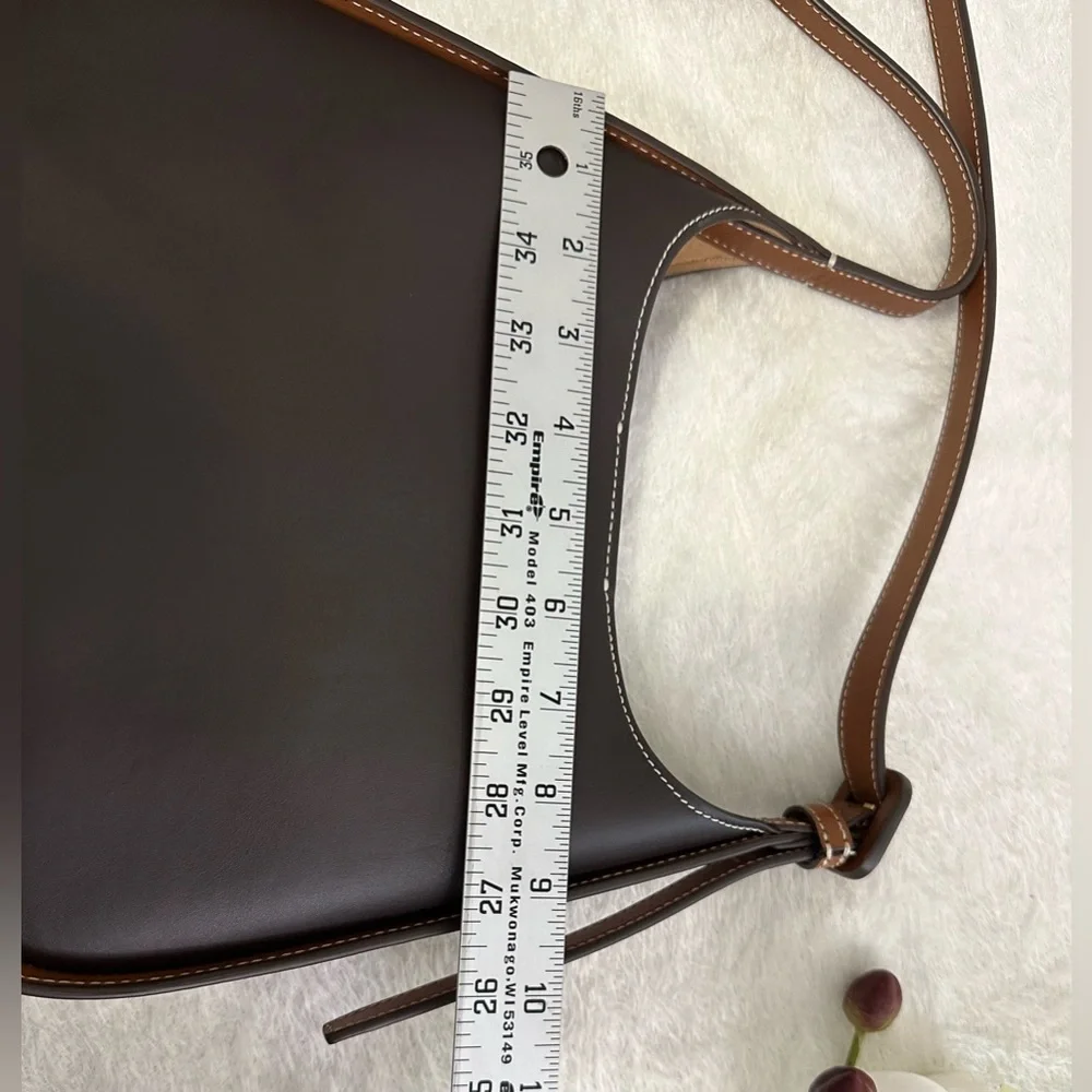 Tory Burch Brown and Tan Shoulder Bag with Gold Emblem🤎 - Picture 10 of 15